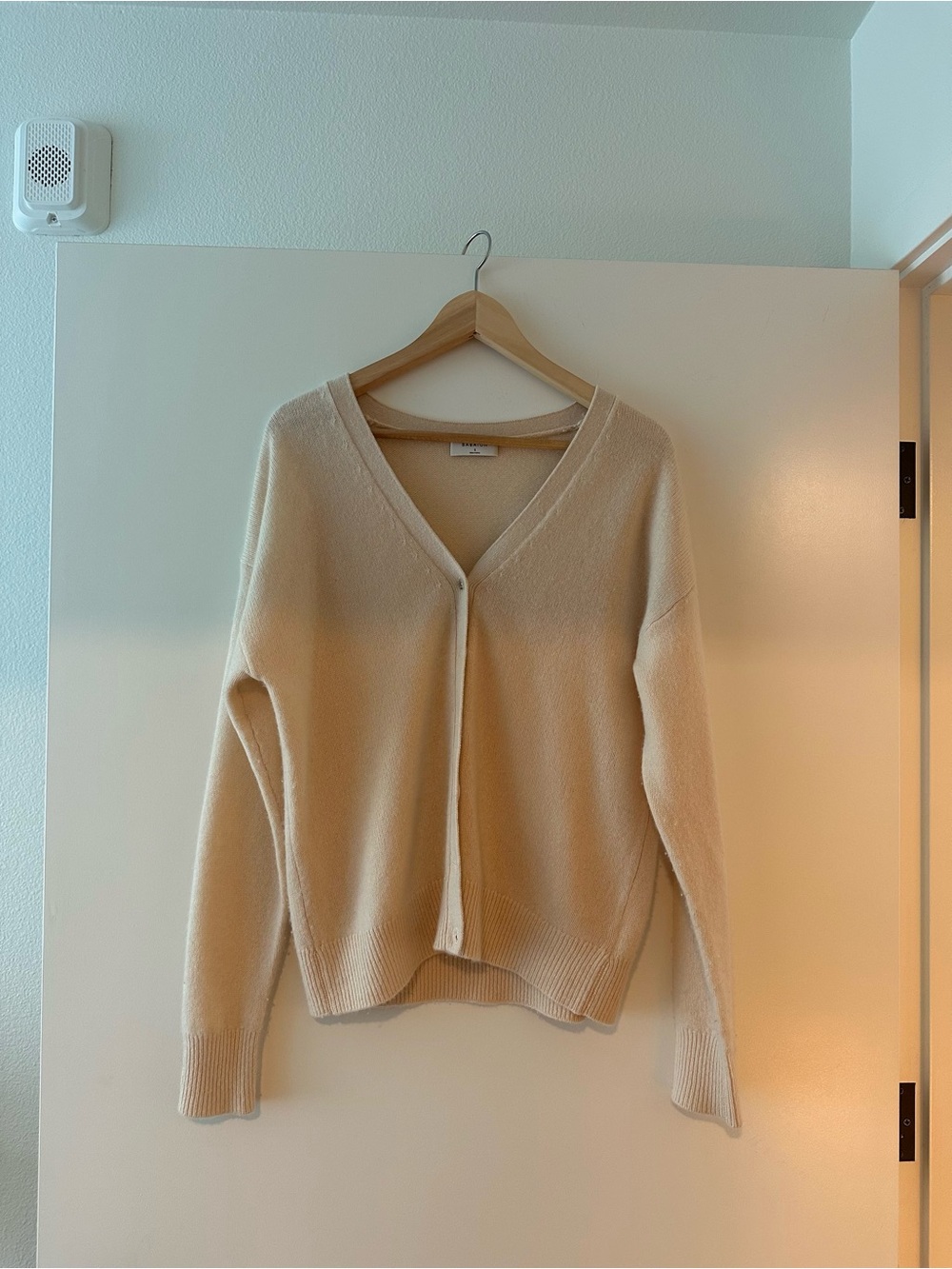 Babaton Cream V-Neck Single-Button Cardigan